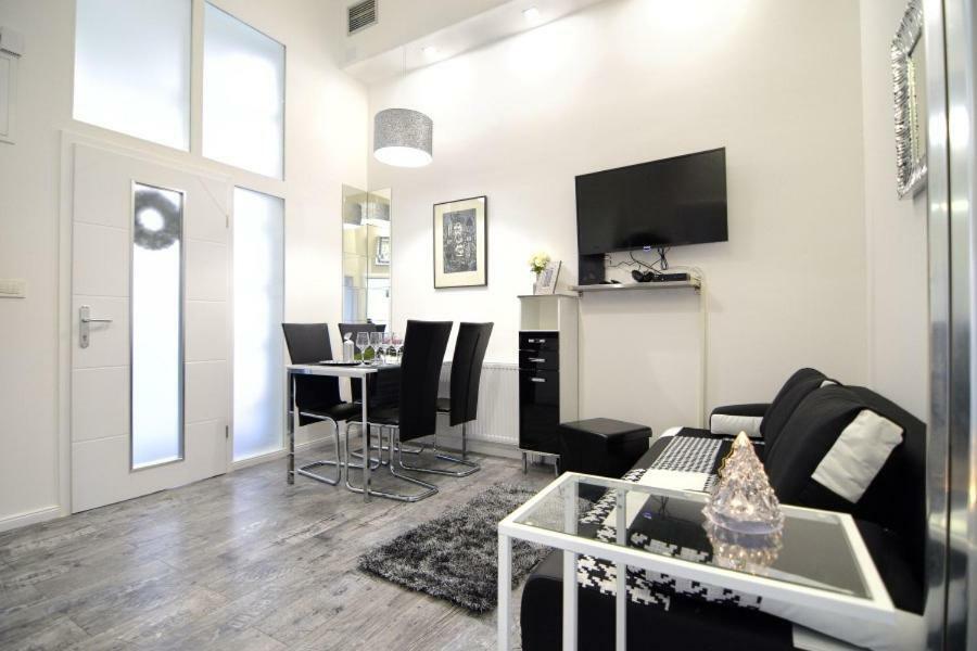 Lea Apartment - Free Parking In Front For 2 Cars Ζάγκρεμπ Εξωτερικό φωτογραφία
