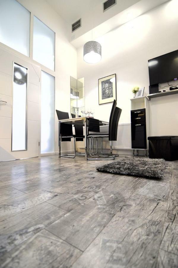 Lea Apartment - Free Parking In Front For 2 Cars Ζάγκρεμπ Εξωτερικό φωτογραφία